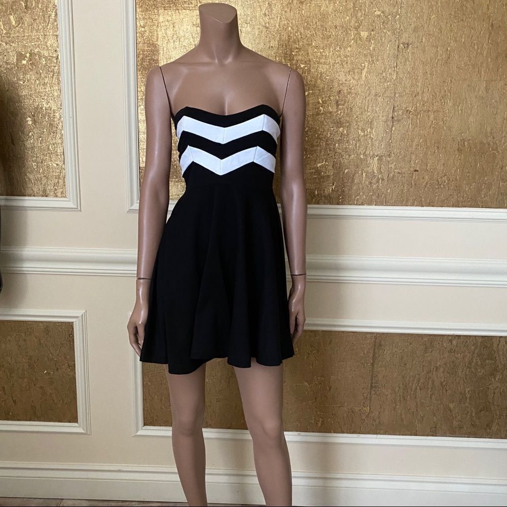 Hot Topic Y2K black/white strapless mini dress size M